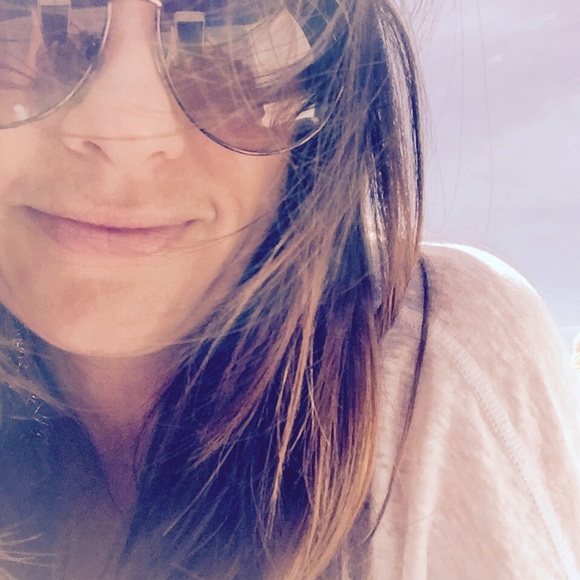 Meet your Posher, Elle - Picture 1 of 1